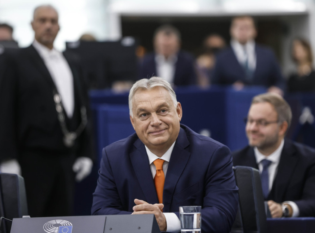 Orban večeras na radnoj večeri sa Makronom u Parizu