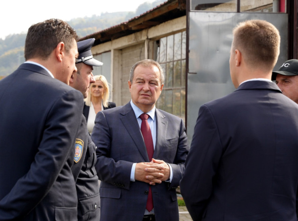 Dačić sa crnogorskim kolegom o saradnji u oblasti unutrašnjih poslova