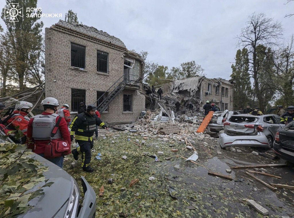 Najmanje dve osobe ubijene, 34 povređene u ruskom napadu na Harkov