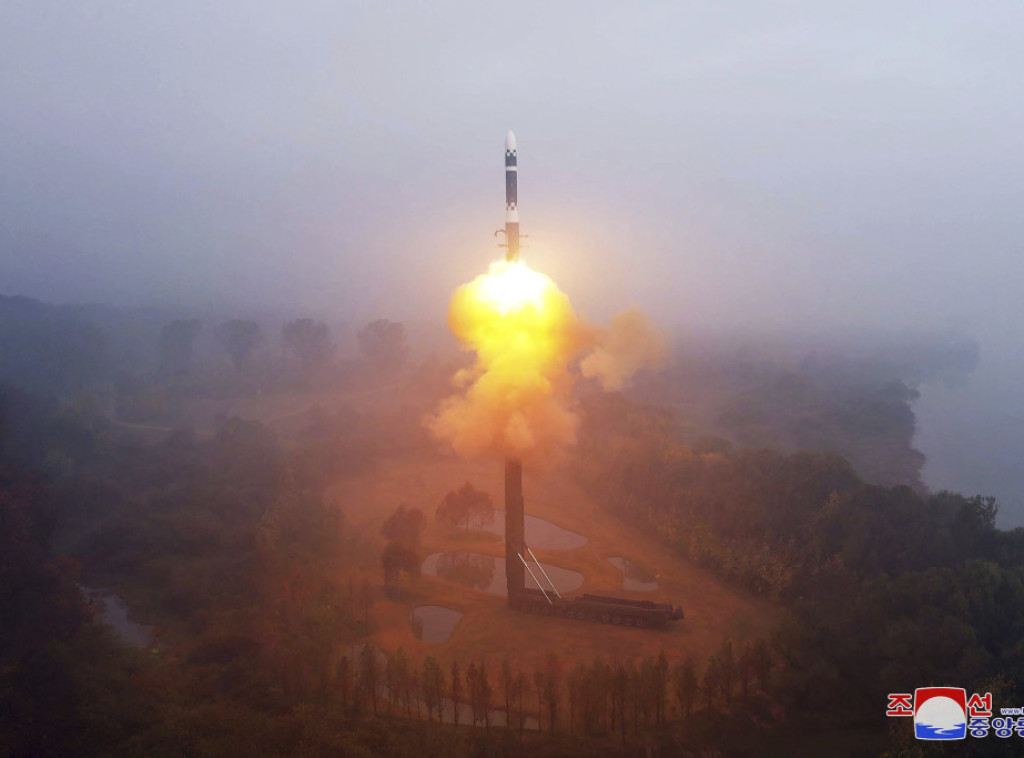 Severna Koreja: Testirali smo "supermoćnu" raketu Hwasong-19