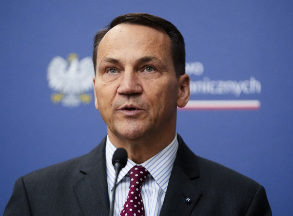 Sikorski: Nema napretka u vezi sa ekshumacijom žrtava masakra u Volinju