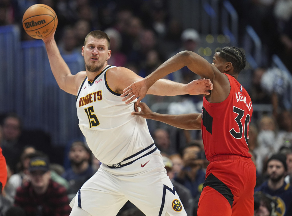 Košarkaši Denvera pobedili Toronto rezultatom 121:119, Jokić upisao novi tripl-dabl