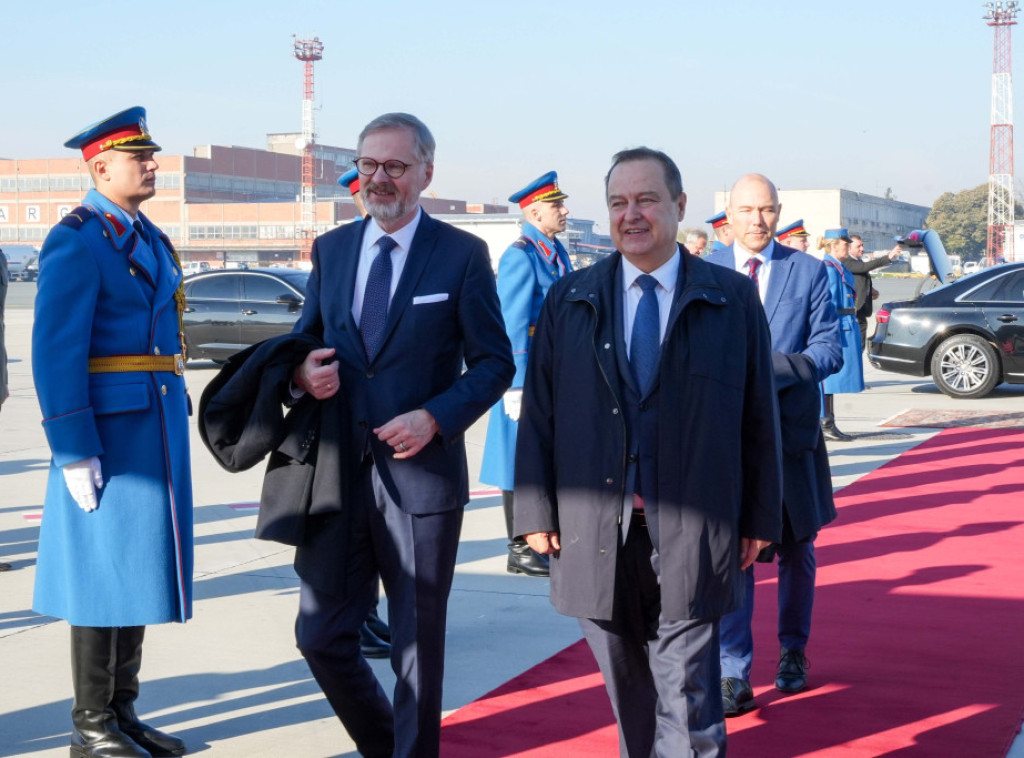 Premijer Češke Petr Fijala završio posetu Srbiji, na aerodromu ga ispratio Dačić