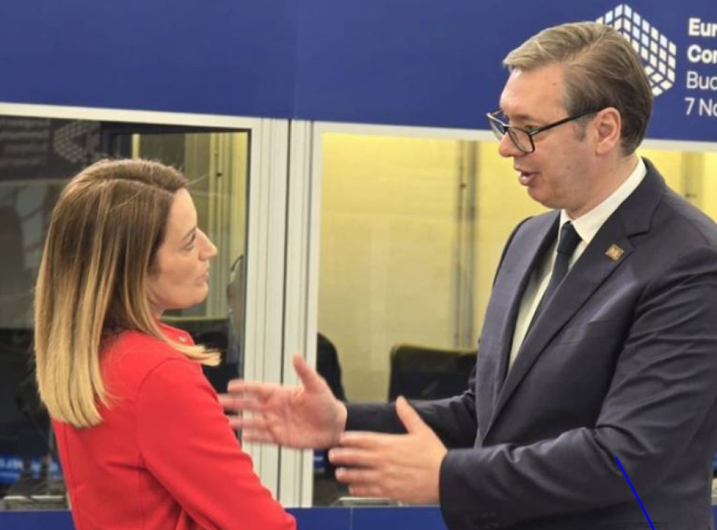 Vucic discusses W Balkans' role with several officials in Budapest