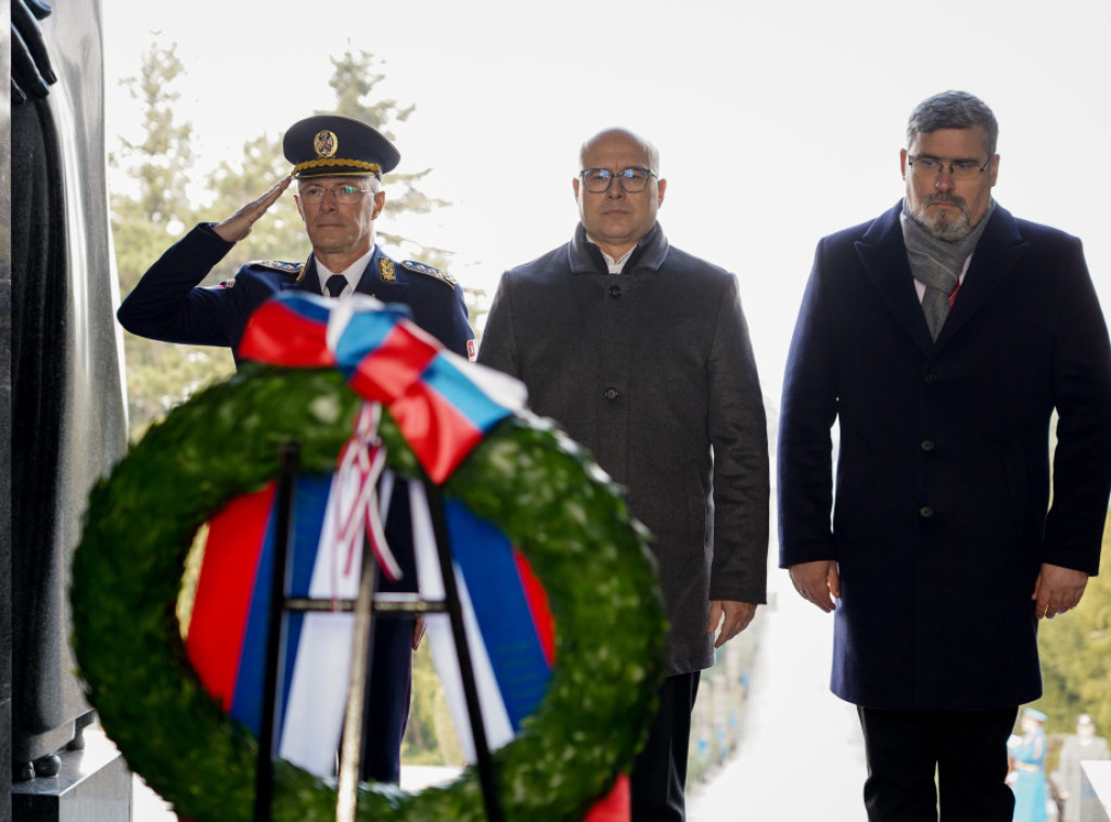 Vucevic lays wreath at Monument to Unknown Hero