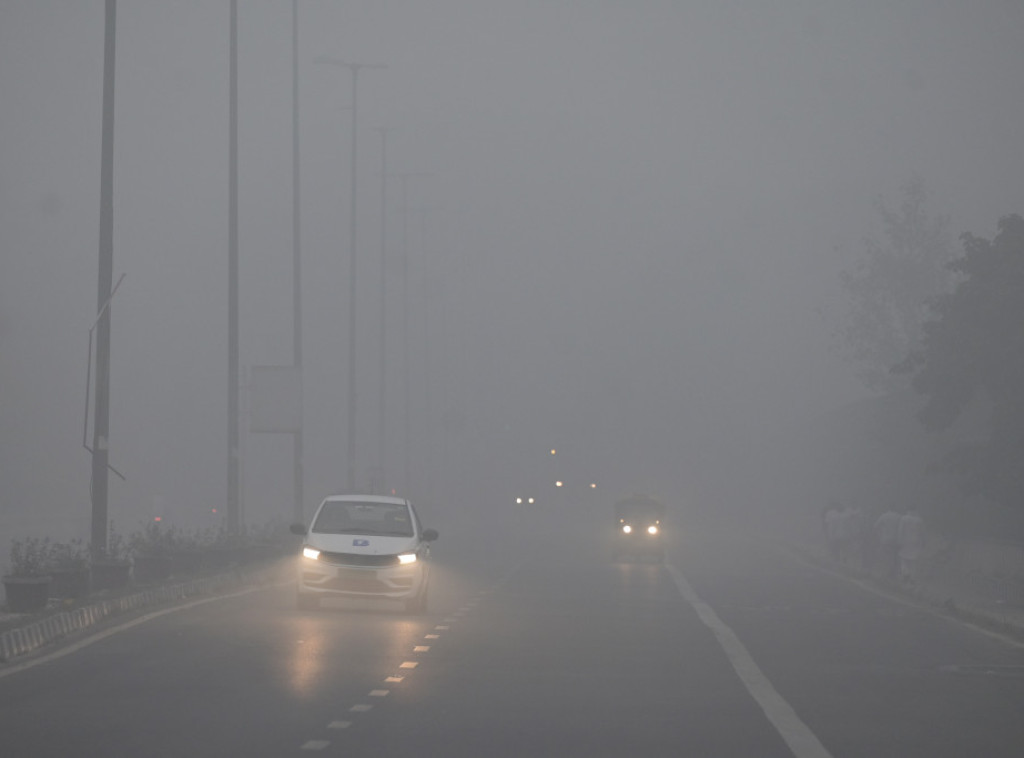 Toksični smog u Indiji prekrio Tadž Mahal, odložio letove u Nju Delhiju