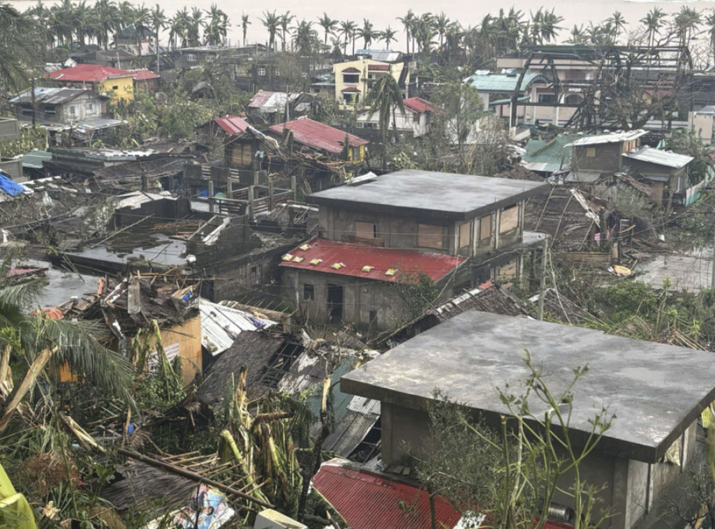 Filipini ponovo na udaru tajfuna, evakuisane stotine hiljada ljudi