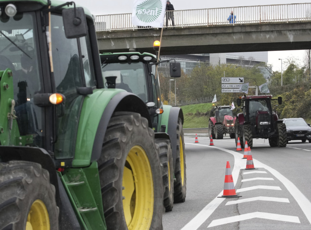 Francuska: Protesti poljoprivrednika zbog sporazuma o slobodnoj trgovini sa Merkosurom