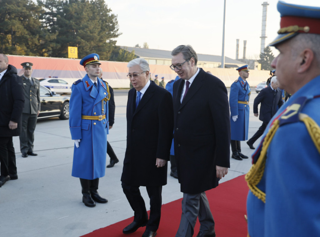 Predsednik Kazahstana Tokajev stigao u Beograd, dočekao ga Vučić