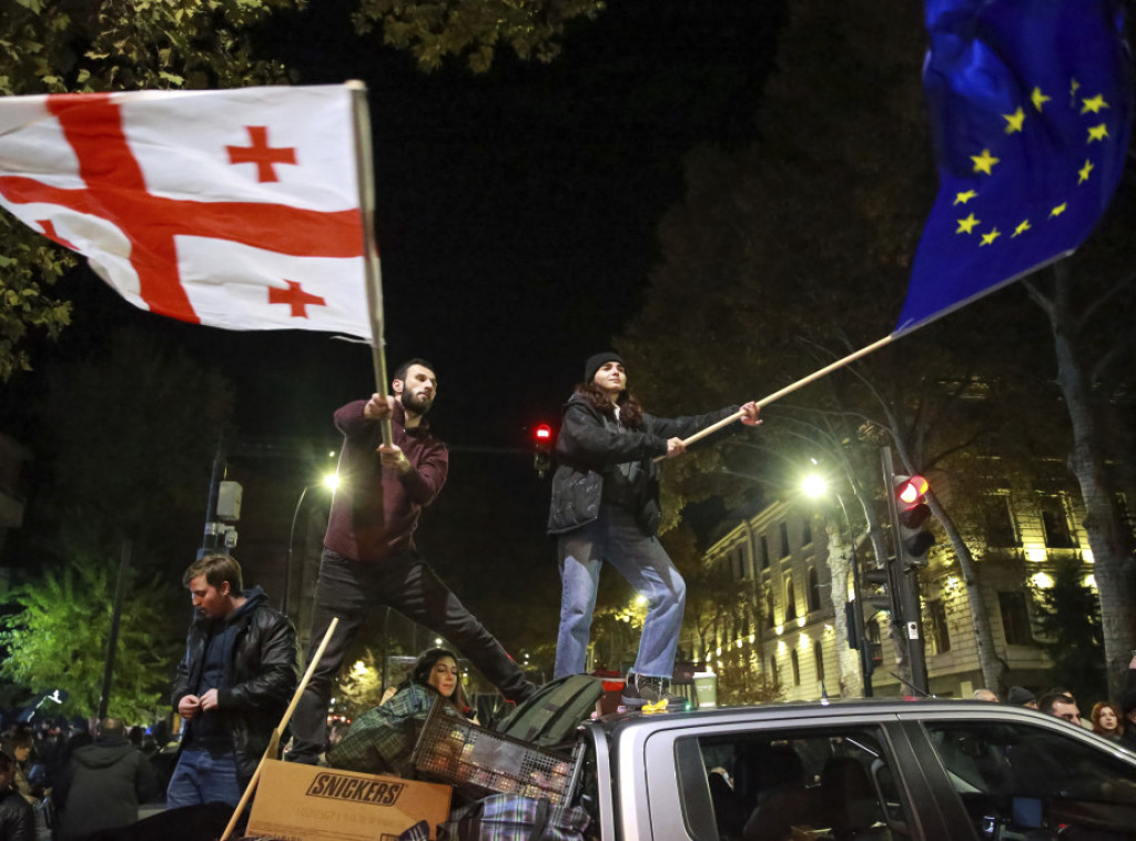 U Tbilisiju sukobi demonstranata i policije, najamanje deset osoba uhapšeno