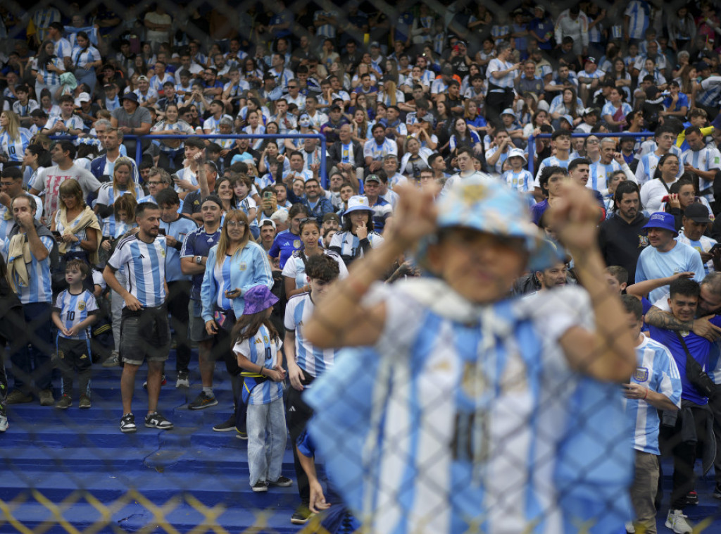 Fudbaleri Argentine pobedili Peru, remi Brazila i Urugvaja