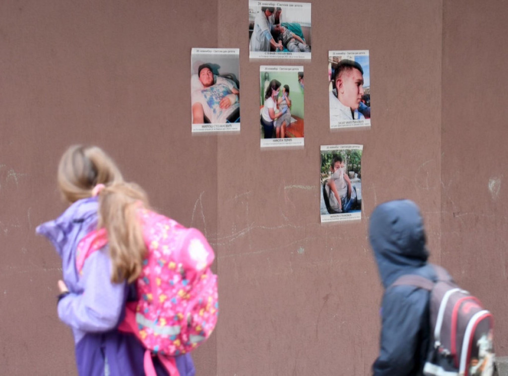 Sever Autonomne pokrajine Kosovo i Metohija: Postavljene fotografije dece zlostavljane od strane Albanaca