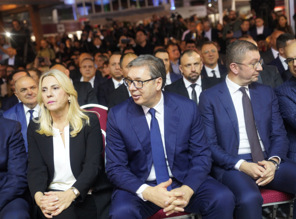 Vučić: Žao mi je ukoliko je Vesić stupio u štrajk glađu, molio bih ga da to ne čini