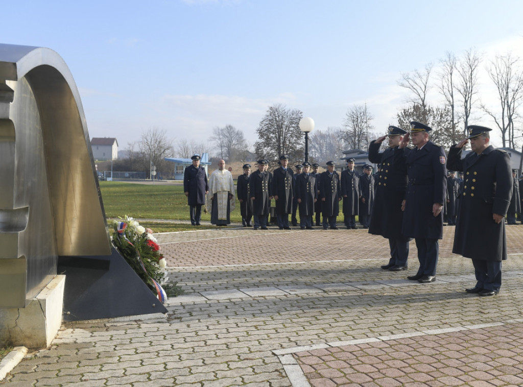 Pripadnici 98. vazduhoplovne brigade svečano obeležili Dan jedinice