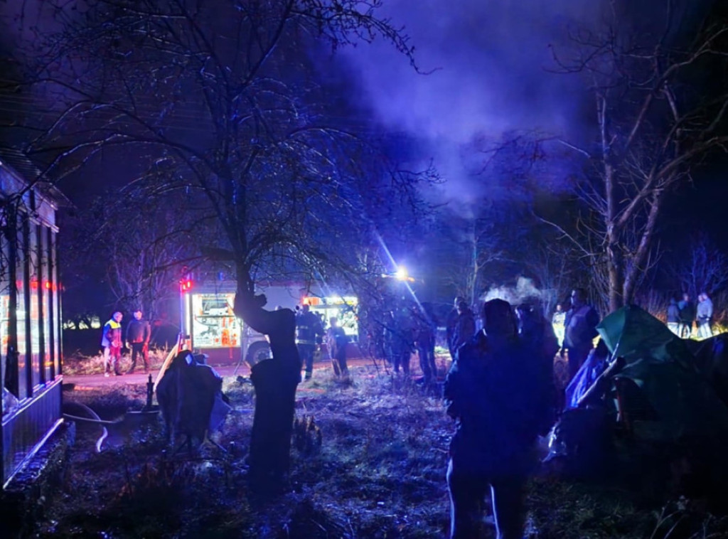 Izgorela kuća u pirotskom selu Barje Čiflik, vatrogasci spasili životinje