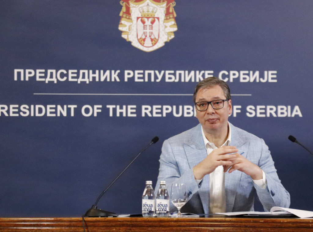 Vučić: Neko ko je uzeo pare i napustio AP KiM ne može da mi priča kako da radim