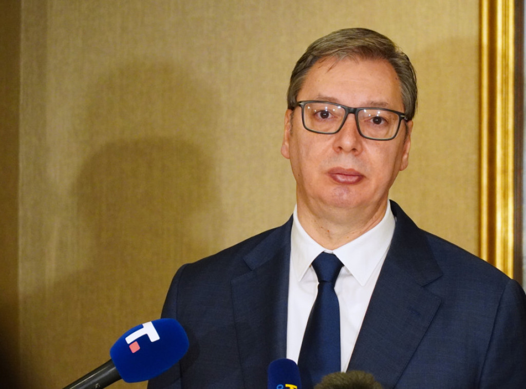 Vučić: Ne mogu da shvatim zašto se deca uvode u politiku