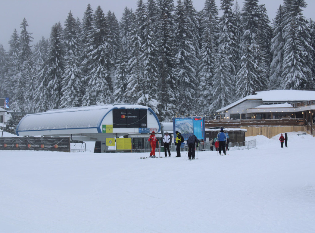 Tradicionalnim "Ski openingom" obeležen početak zimske sezone na Kopaoniku