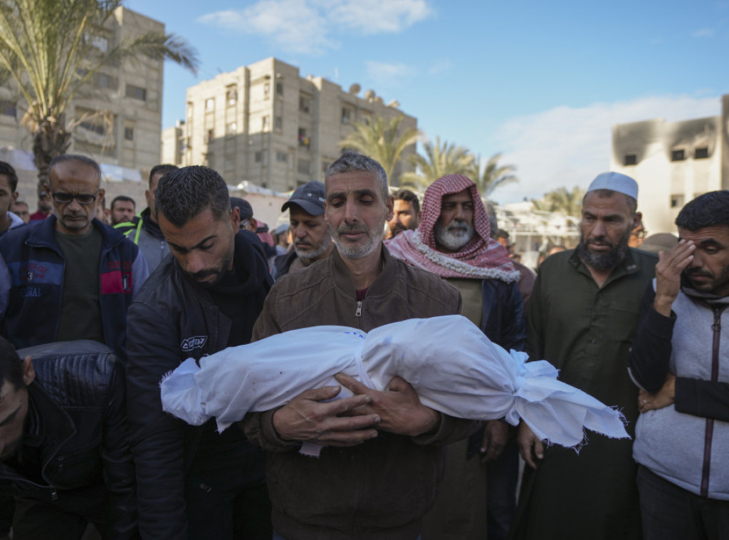 Najmanje 12 Palestinaca poginulo u izraelskim napadima na Gazu