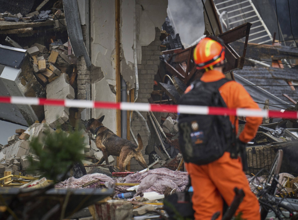 Ekipe hitnih službi izvukle peto telo iz ruševina stambenog kompleksa u Hagu