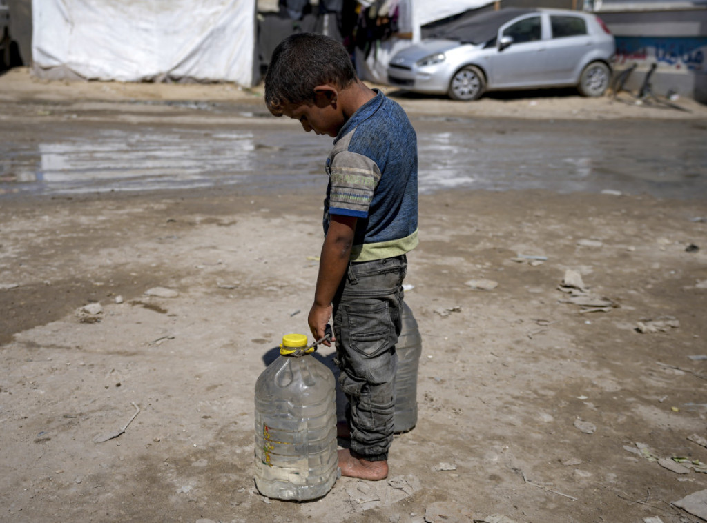 Najmanje 29 Palestinaca poginulo u napadima na Gazu