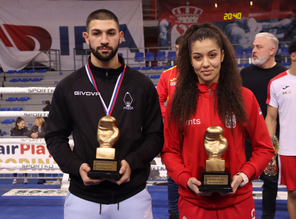 Srpski bokseri Dragana Jovanović i Nazif Sejdi osvajači "Zlatne rukavice"