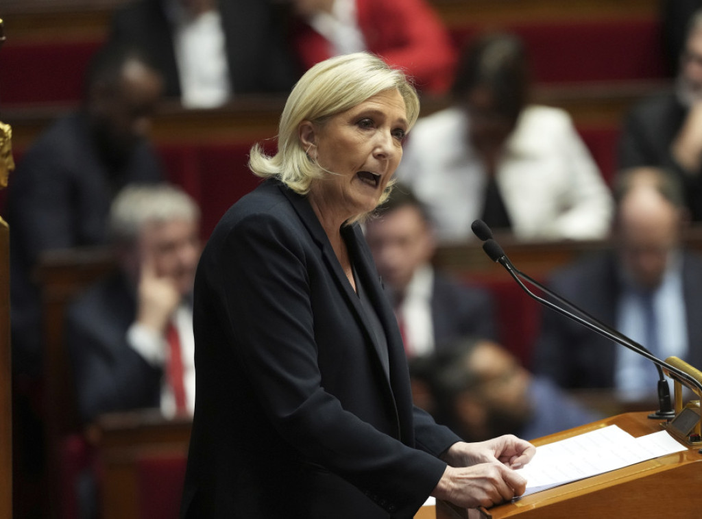 Le Pen: Pripremam se za vanredne predsedničke izbore, Makronovo vreme je prošlo