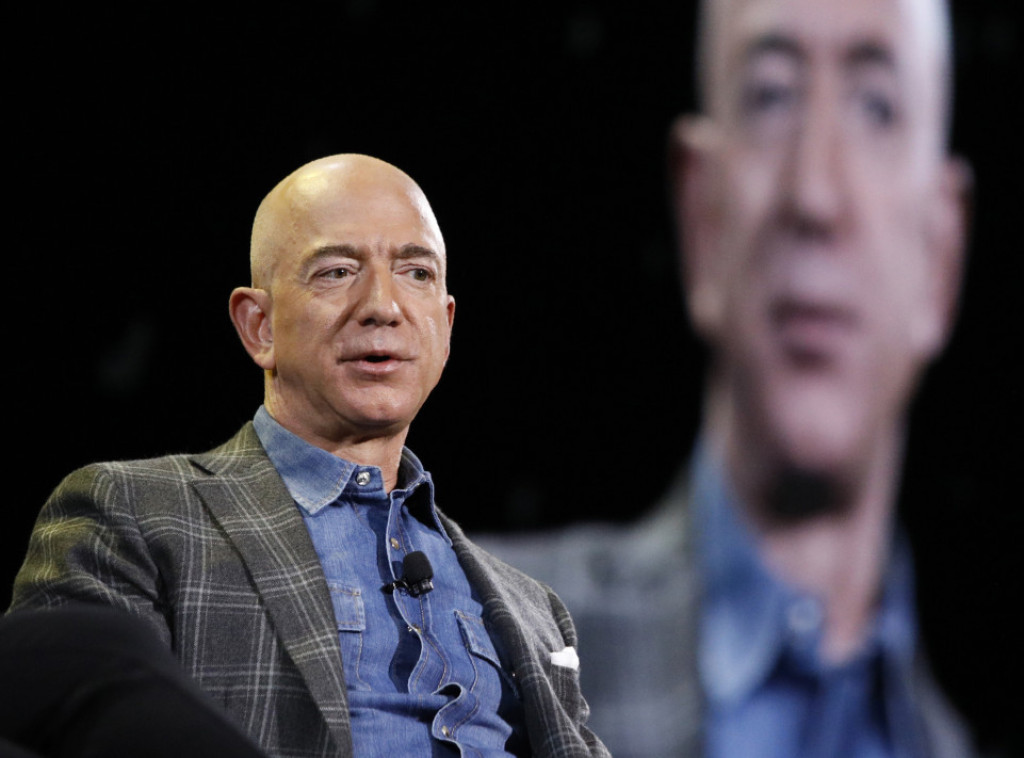 Džef Bezos večerao sa Donaldom Trampom na njegovom imanju na Floridi