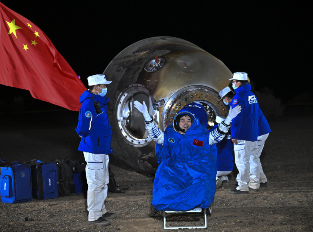 Kina tvrdi da su njeni astronauti izašli u rekordno dugu šetnju svemirom