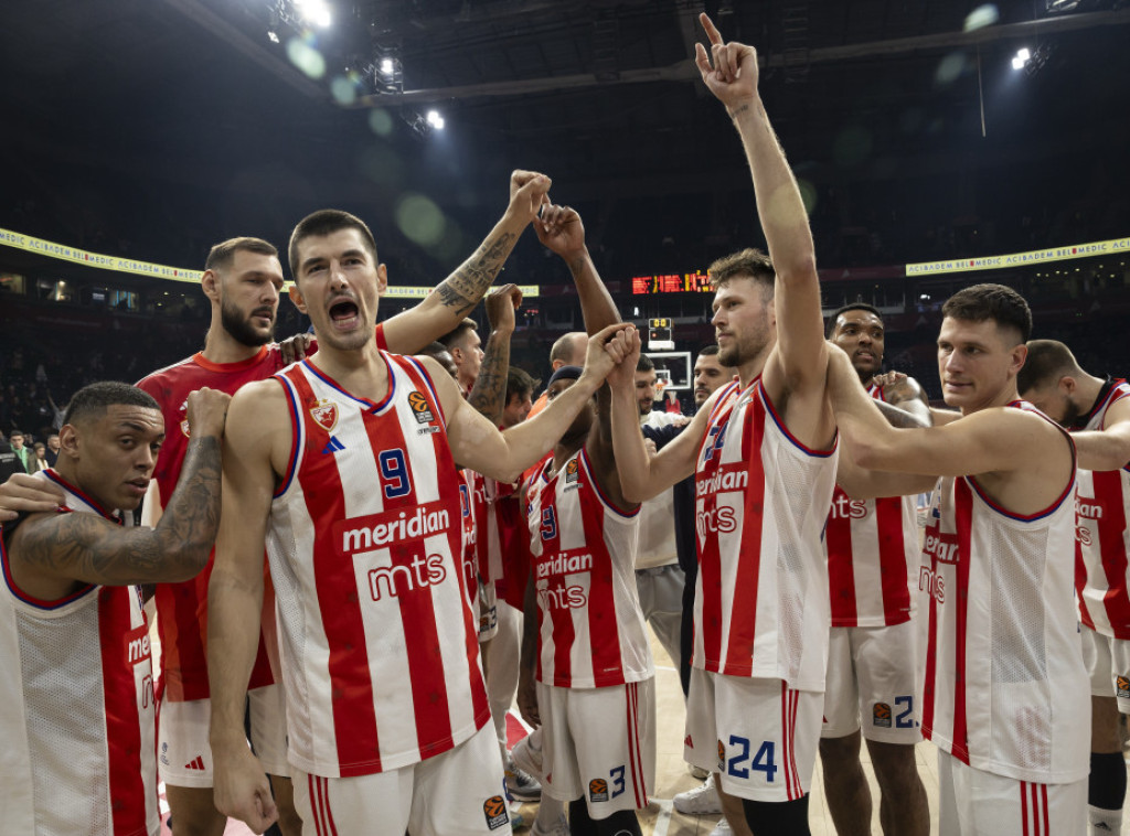 Košarkaši Crvene zvezde pobedili Makabi, Bolomboj i Jago "razgalili" Arenu