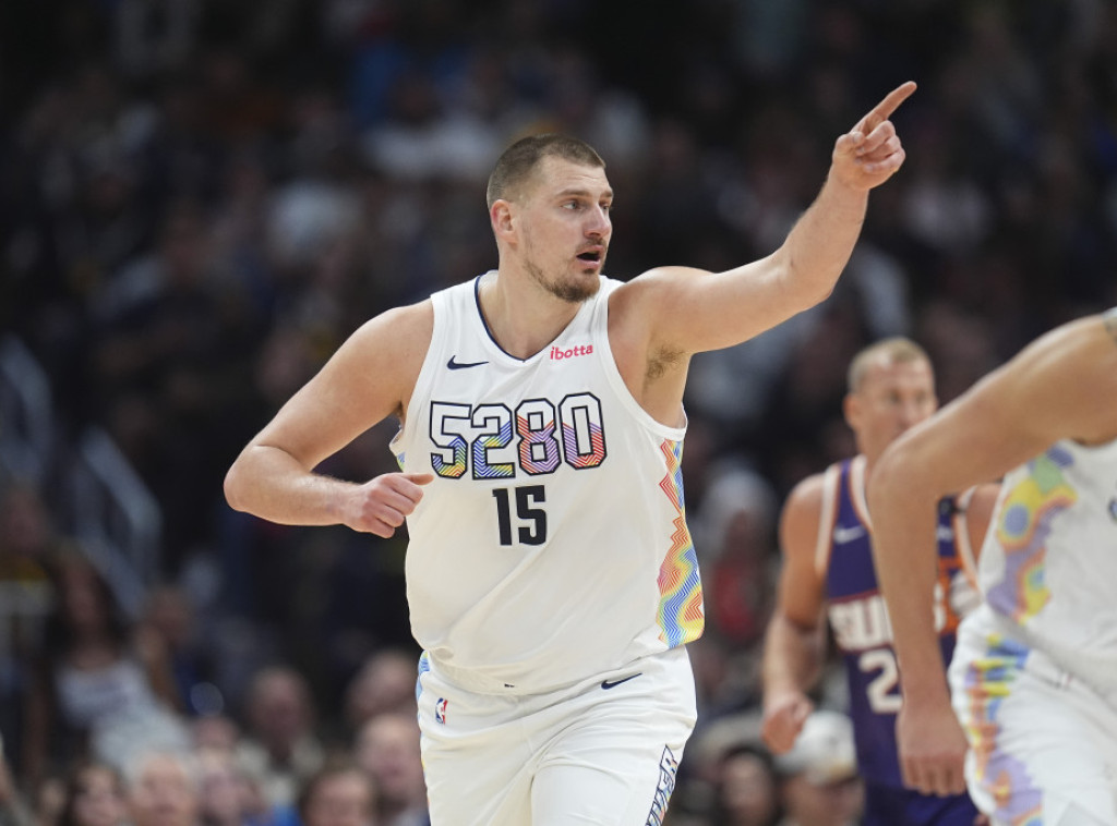 NBA: Denver nagetsi pobedili Finiks sanse, Jokić najefikasniji na meču