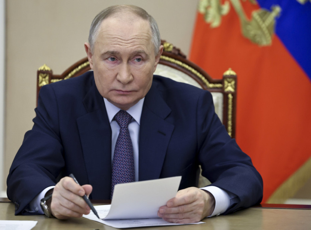 Putin extends New Year and Christmas greetings to Vucic