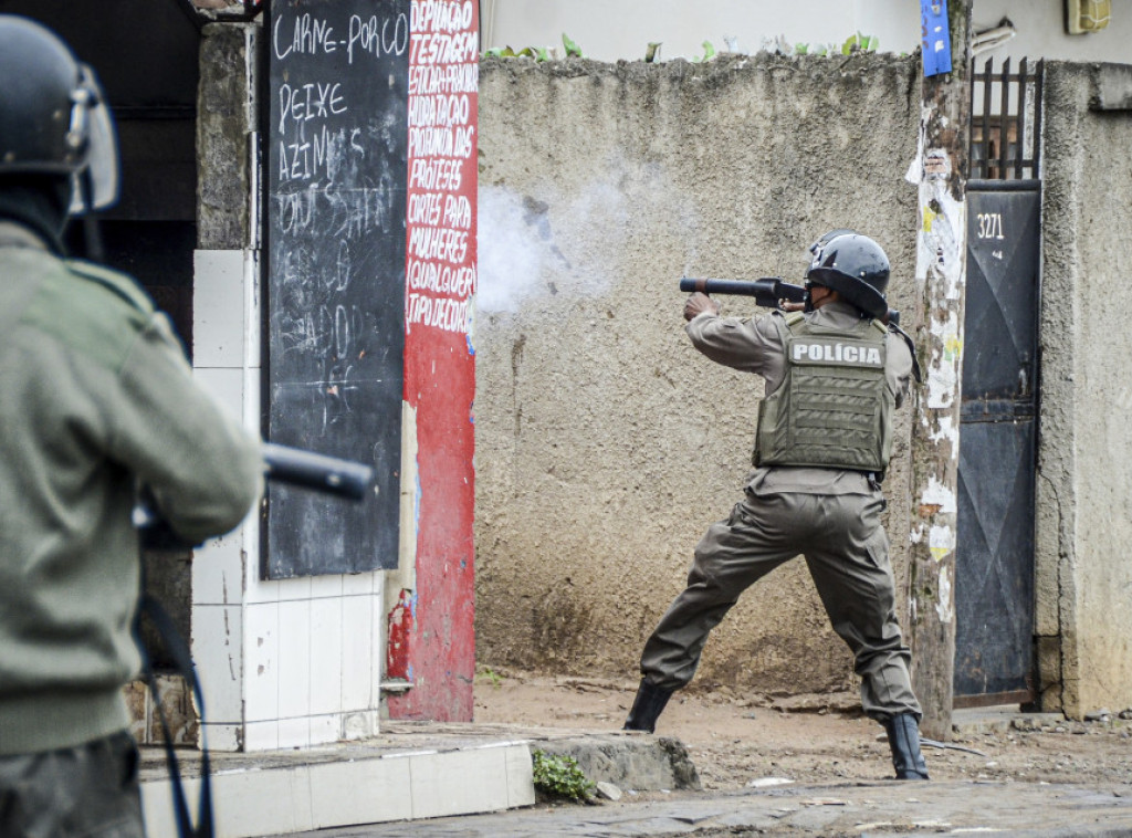 U neredima u zatvoru u Mozambiku poginule 33 osobe, pobeglo 1.534 iz zatvora