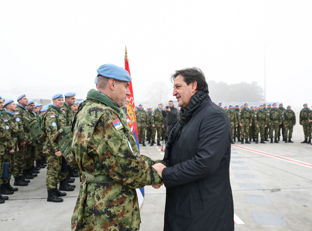 Bratislav Gašić dočekao pripadnike Vojske Srbije koji su bili angažovani u mirovnoj operaciju u Libanu