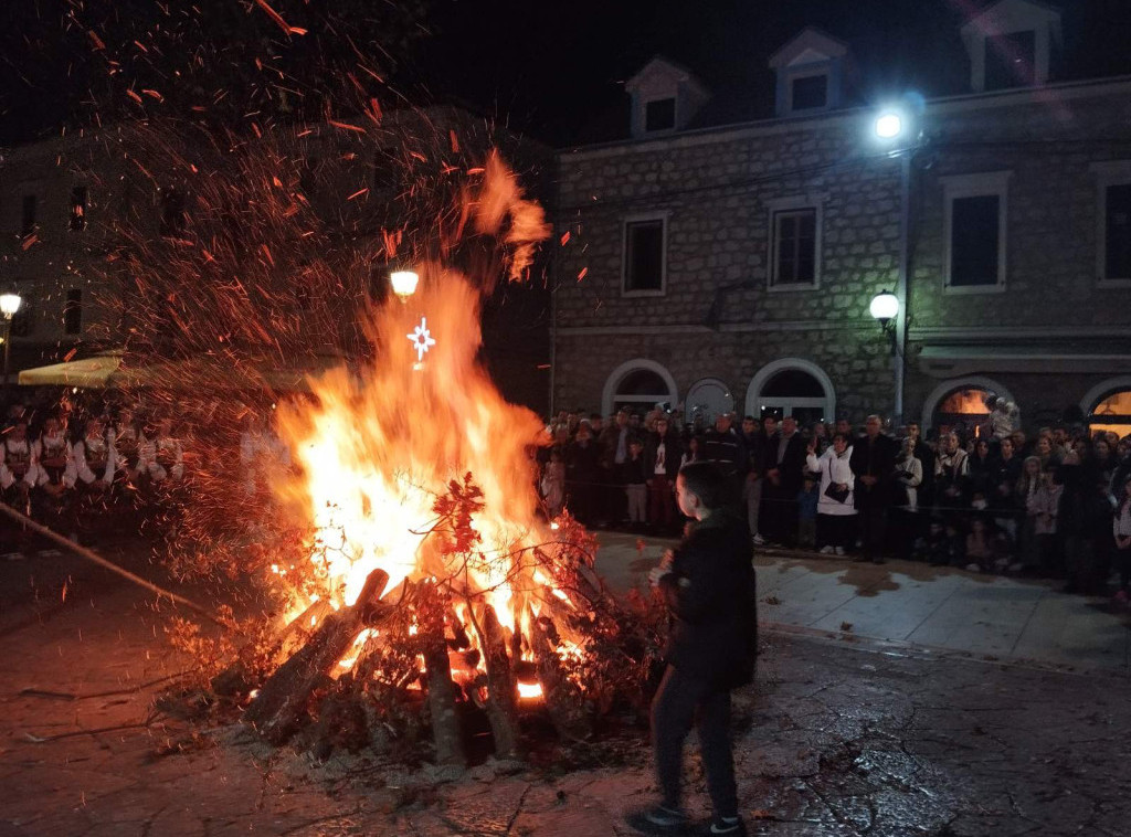 Širom Republike Srpske liturgije i nalaganja badnjaka povodom Badnje večeri