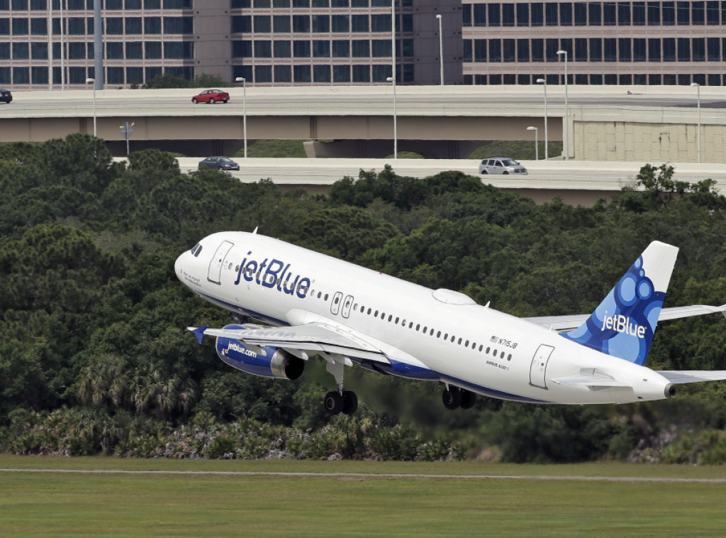 Dva tela pronađena u stajnom trapu aviona kompanije JetBlue na aerodromu na Floridi