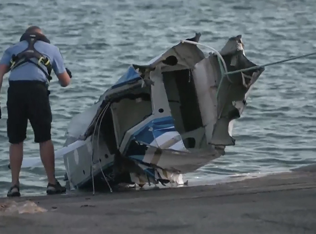 Srušio se mali avion u Australiji, troje poginulo