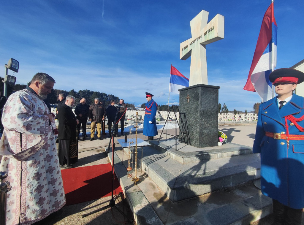 Na Novom Zejtinliku služen pomen za poginule borce Odbrambeno-oslobodilačkog rata