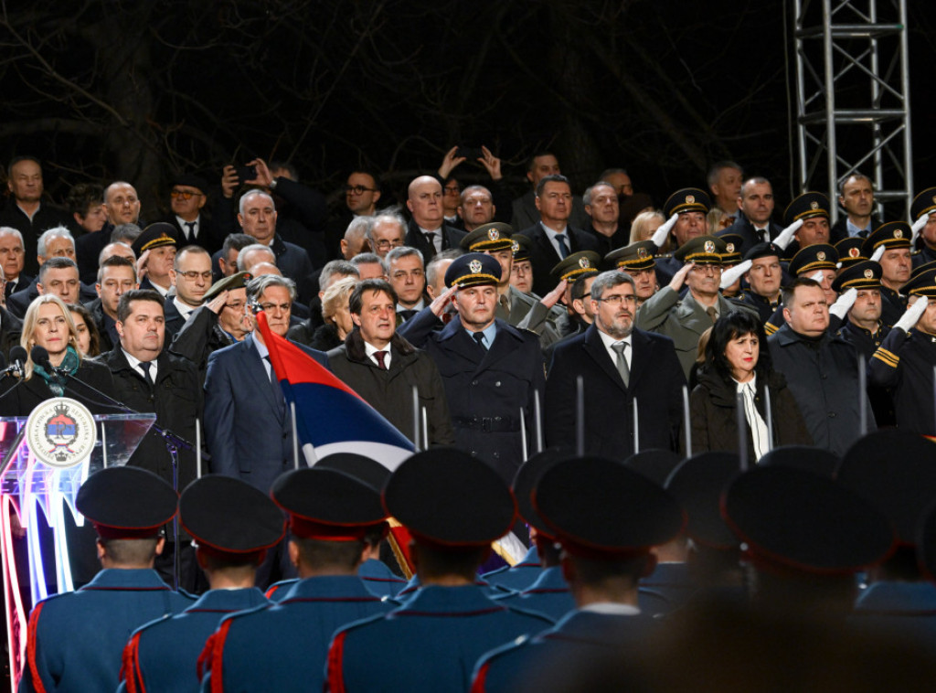 Gašić prisustvovao svečanom defileu u Banjaluci povodom Dana Republike Srpske