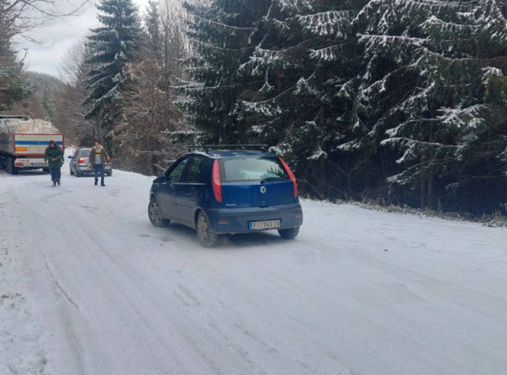 Zaledjeni planinski putevi na Staroj planini, otežan saobraćaj