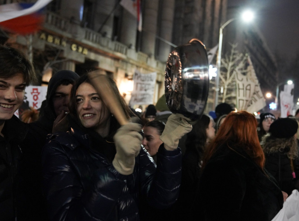 Završen protest studenata u blokadi ispred Ustavnog suda, pušten saobraćaj