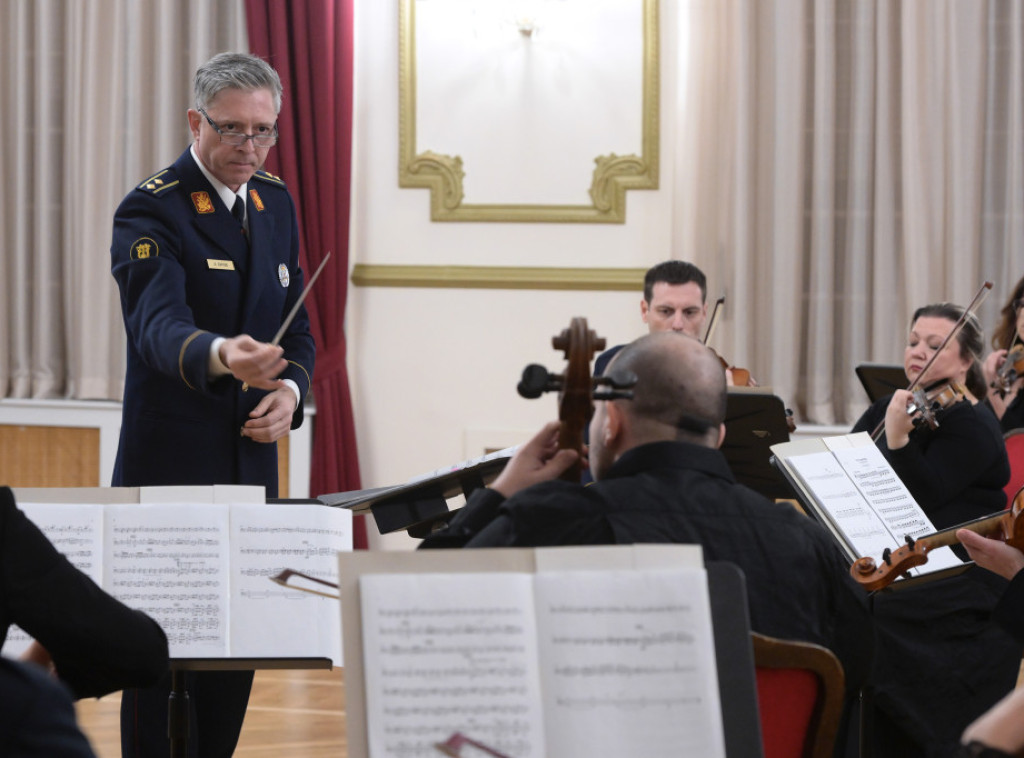 Koncert ansambla Stanislav Binički u Sremskim Karlovcima na dočeku Nove godine