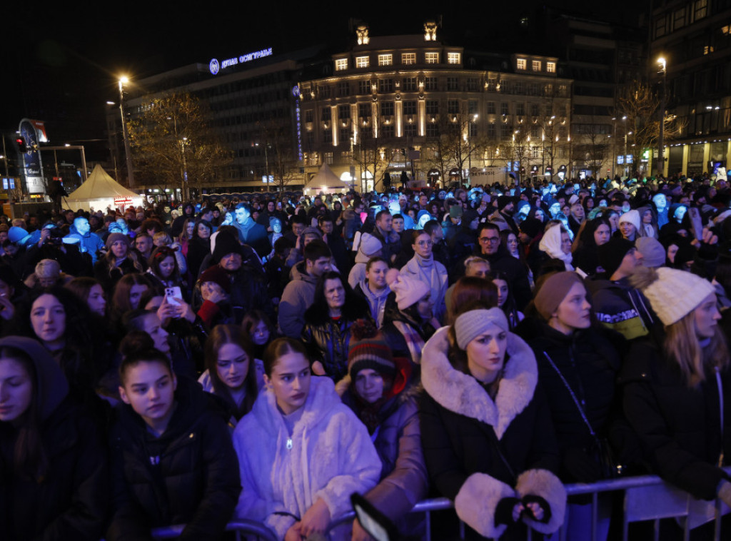 Na Trgu počeo koncert Aca Pejovića, uz koji će Beograđani dočekati Srpsku novu godinu