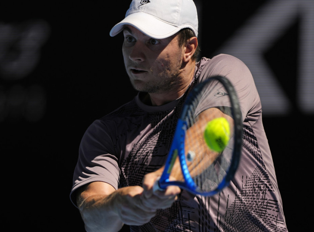 Kecmanovic beats Hurkacz to advance to Aussie Open third round