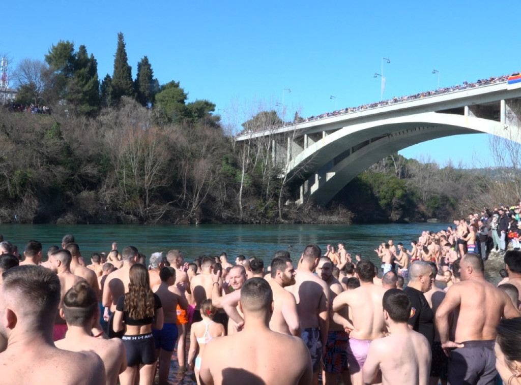 I Podgorica plivala za Časni krst, pobednik Nikola Bošković