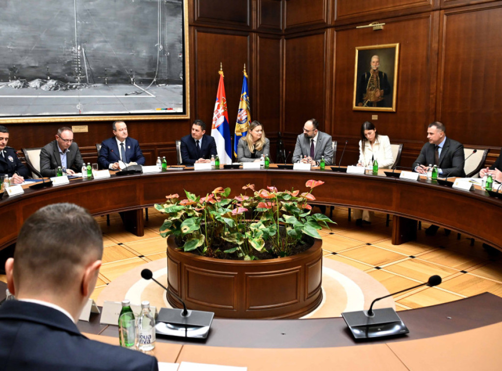 Dacic meets with Interior Ministry liaison officers