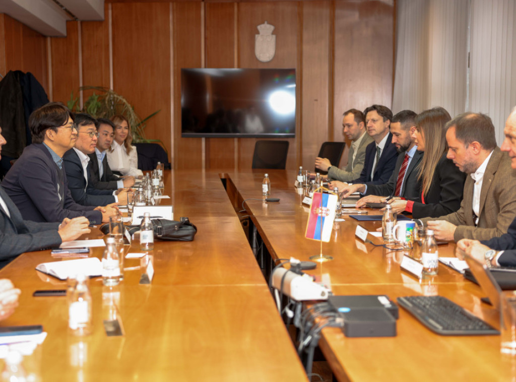 Djedovic Handanovic, Hyundai representative discuss construction of solar plants