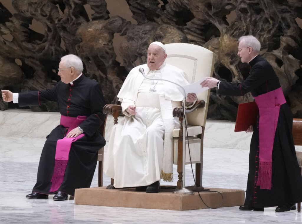 Papa Franja pozvao na slobodu štampe i oslobađanje zatvorenih novinara