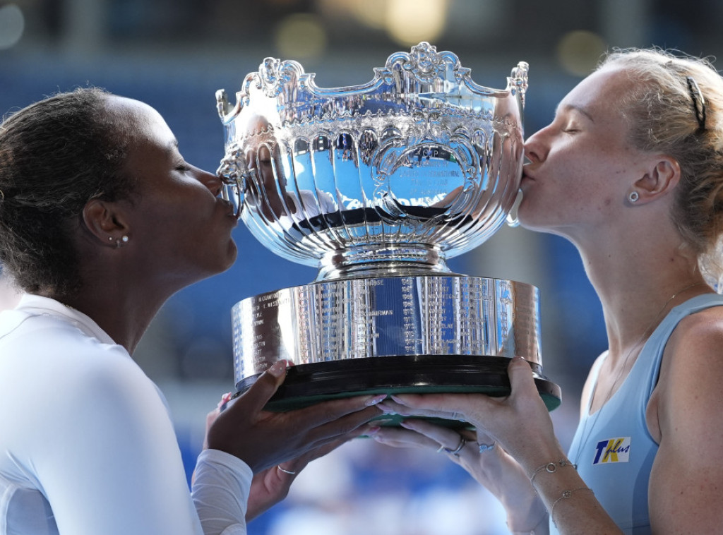 Sinjakova i Taunsend osvojile Australijan open u konkurenciji dublova