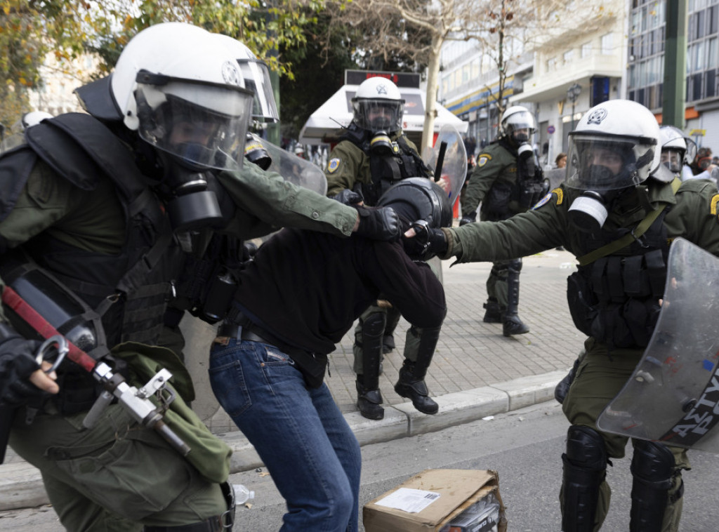 Grčka: Sukob policije i demonstranata koji traže istinu o železničkoj nesreći